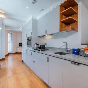 https://impressive-studio-flat-in-the-heart-of-london.cambridgehotelsuk.com
